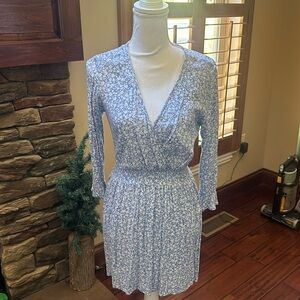 Ivy + Main long sleeved dress size medium